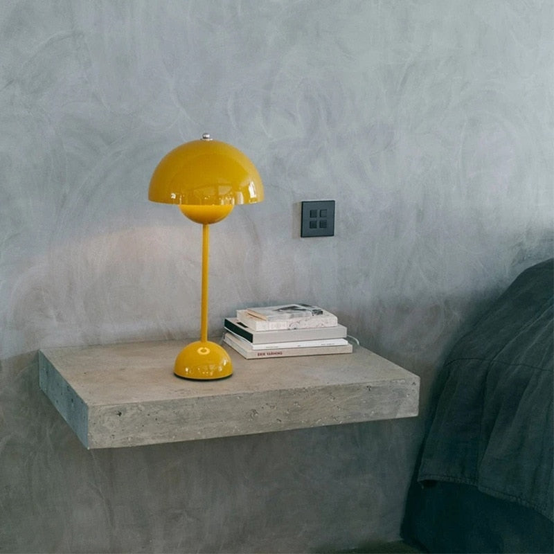 Sleek Metal Desk Lamp 220V