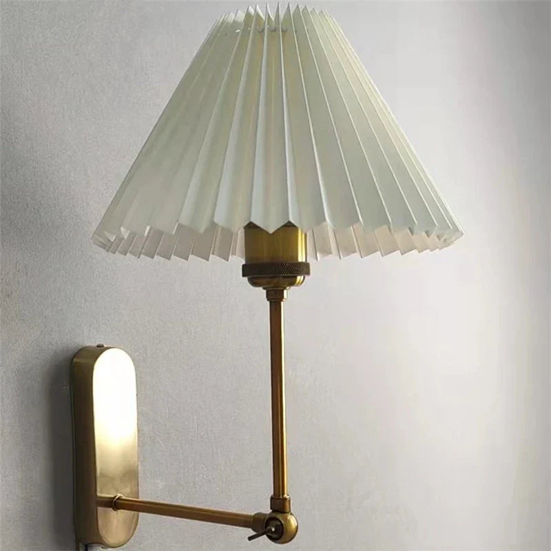 Stylish Adjustable Wall Light – LED Foldable Lampshade