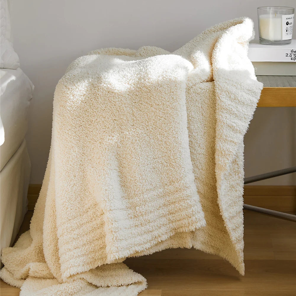 Plush Microfiber Throw Blanket – Soft Cozy Home Accent