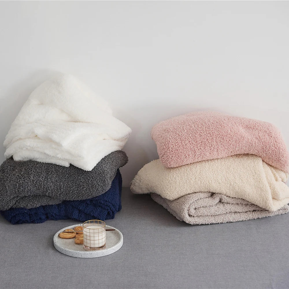 Plush Microfiber Throw Blanket – Soft Cozy Home Accent