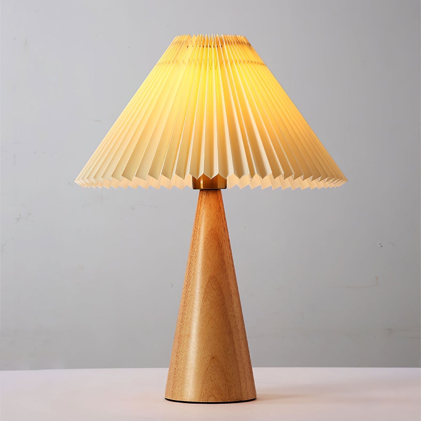 Vintage Chic Wooden Desk Lamp