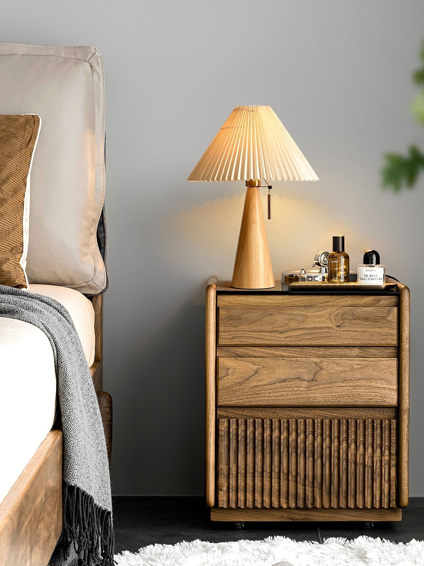 Vintage Chic Wooden Desk Lamp