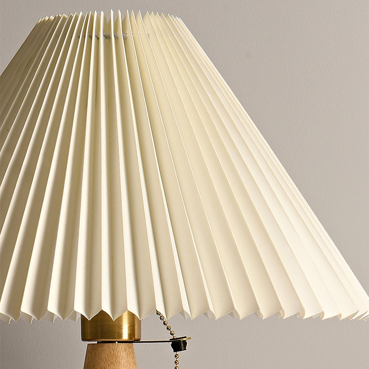 Vintage Chic Wooden Desk Lamp
