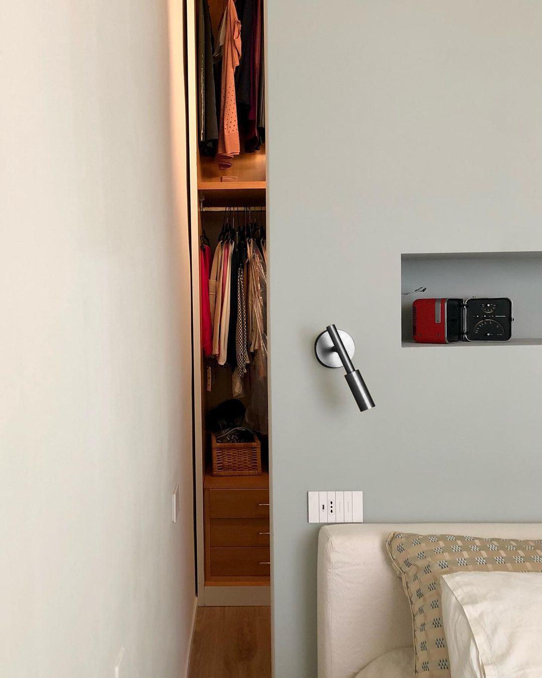 Slim Modern Wall Lamp