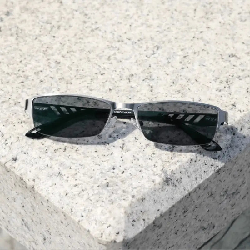 Cofik | Lightweight Progressive Auto Tint Readers