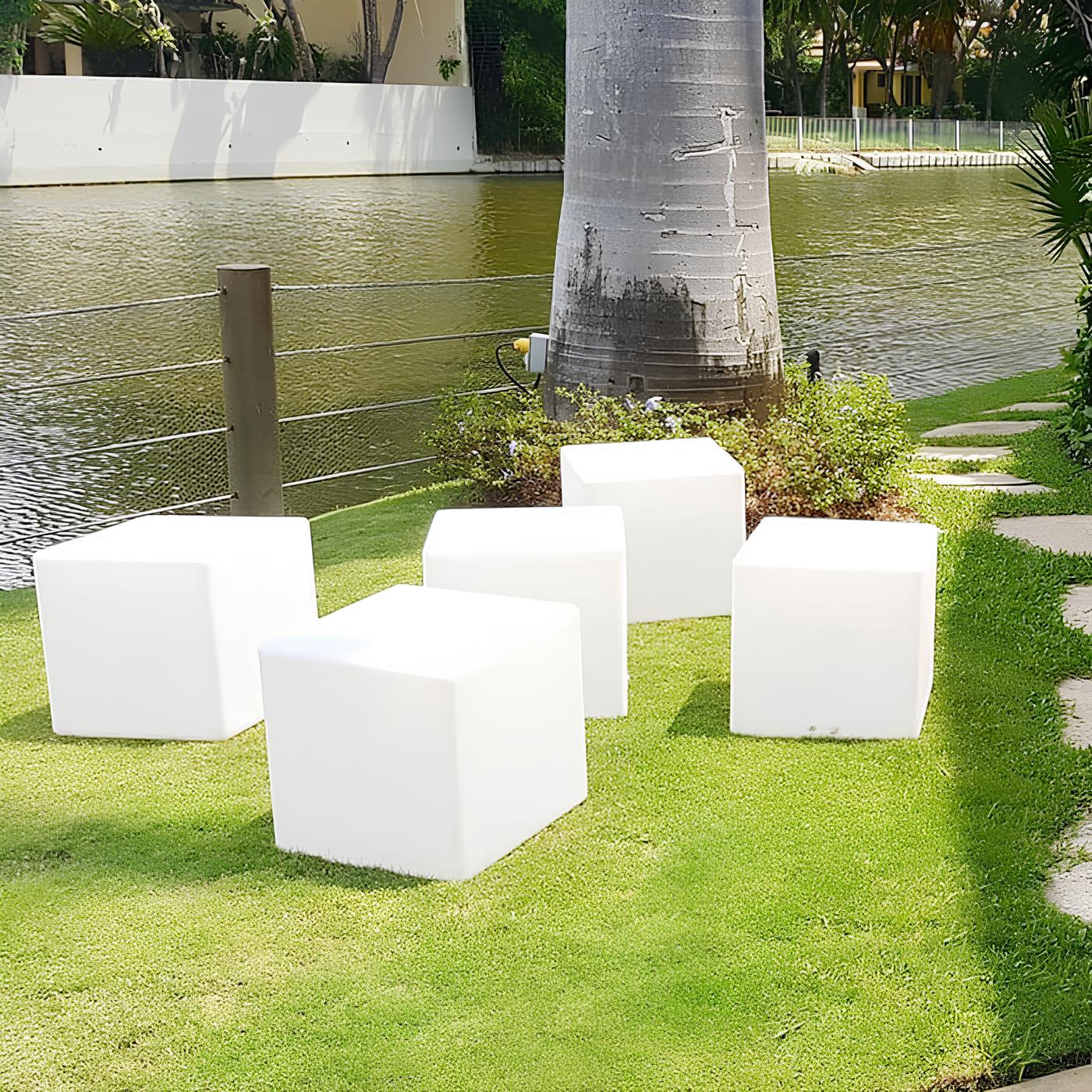 Modern Cubic Outdoor Lamp
