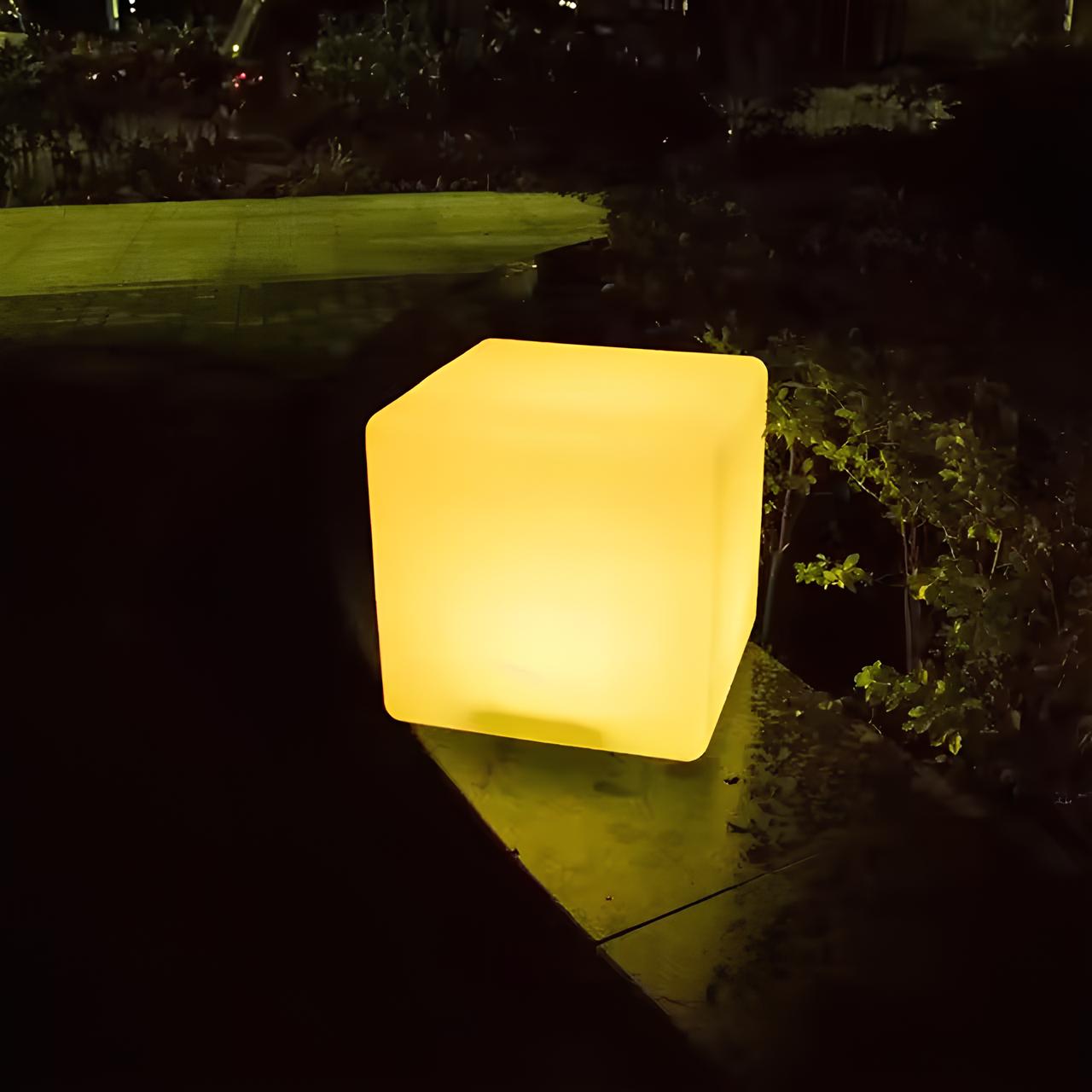 Modern Cubic Outdoor Lamp