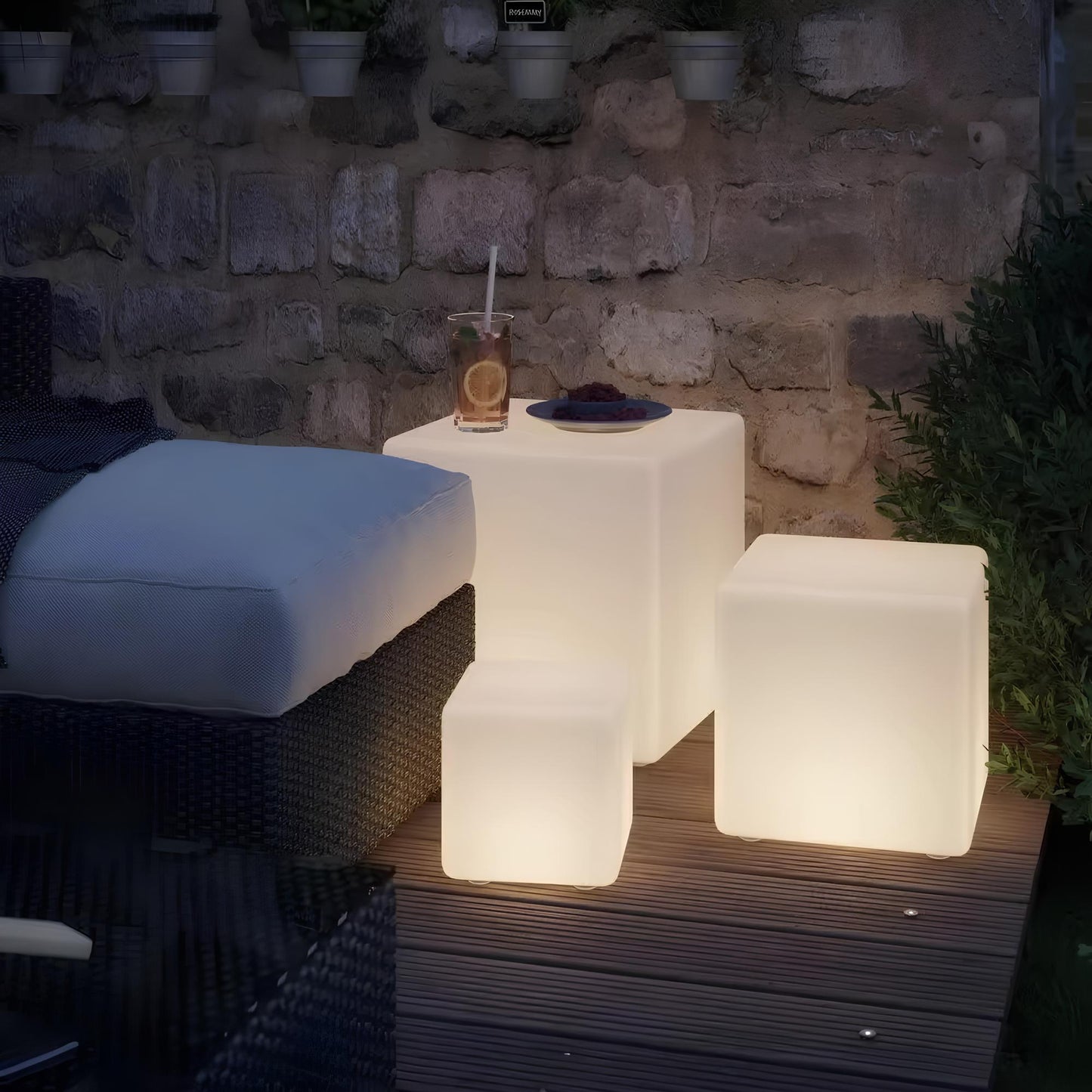 Modern Cubic Outdoor Lamp - Cofik
