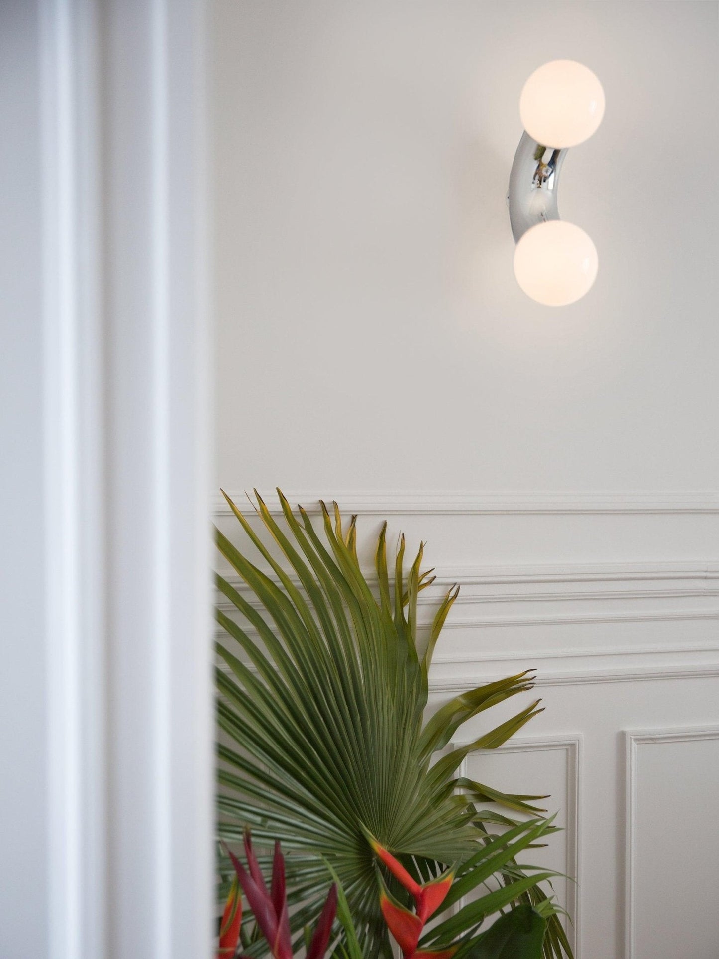 Elegant Mounted LED Wall Light
