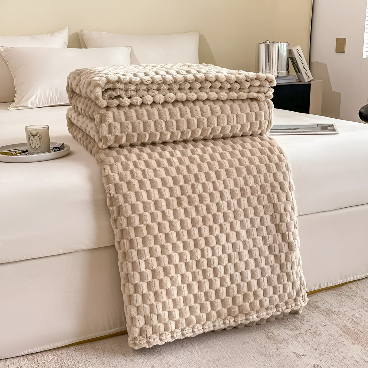 Soft Plush Fleece Blanket for Cozy Home Decor