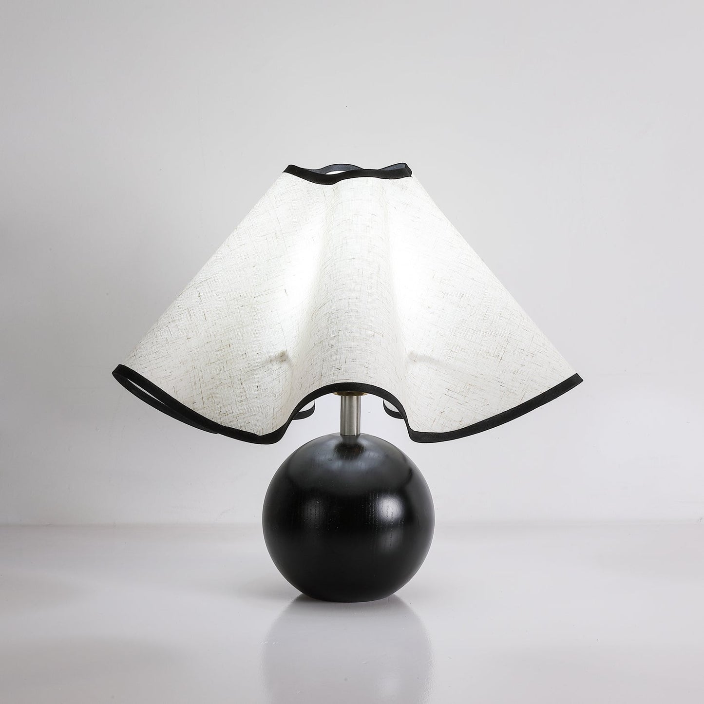 Simple Modern Bedside Table Lamp