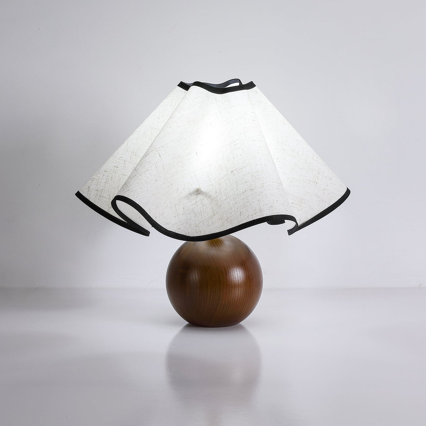 Simple Modern Bedside Table Lamp