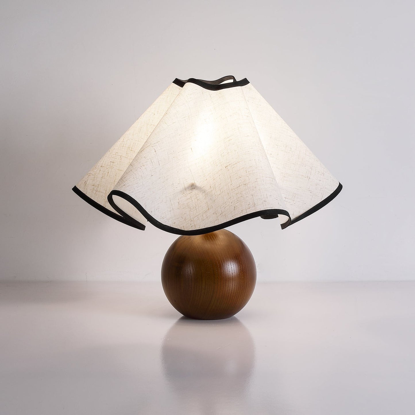 Simple Modern Bedside Table Lamp