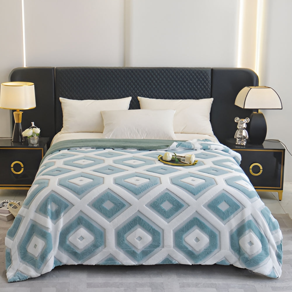 Cozy Plush Throw Blanket - Soft Machine Wash Blanket