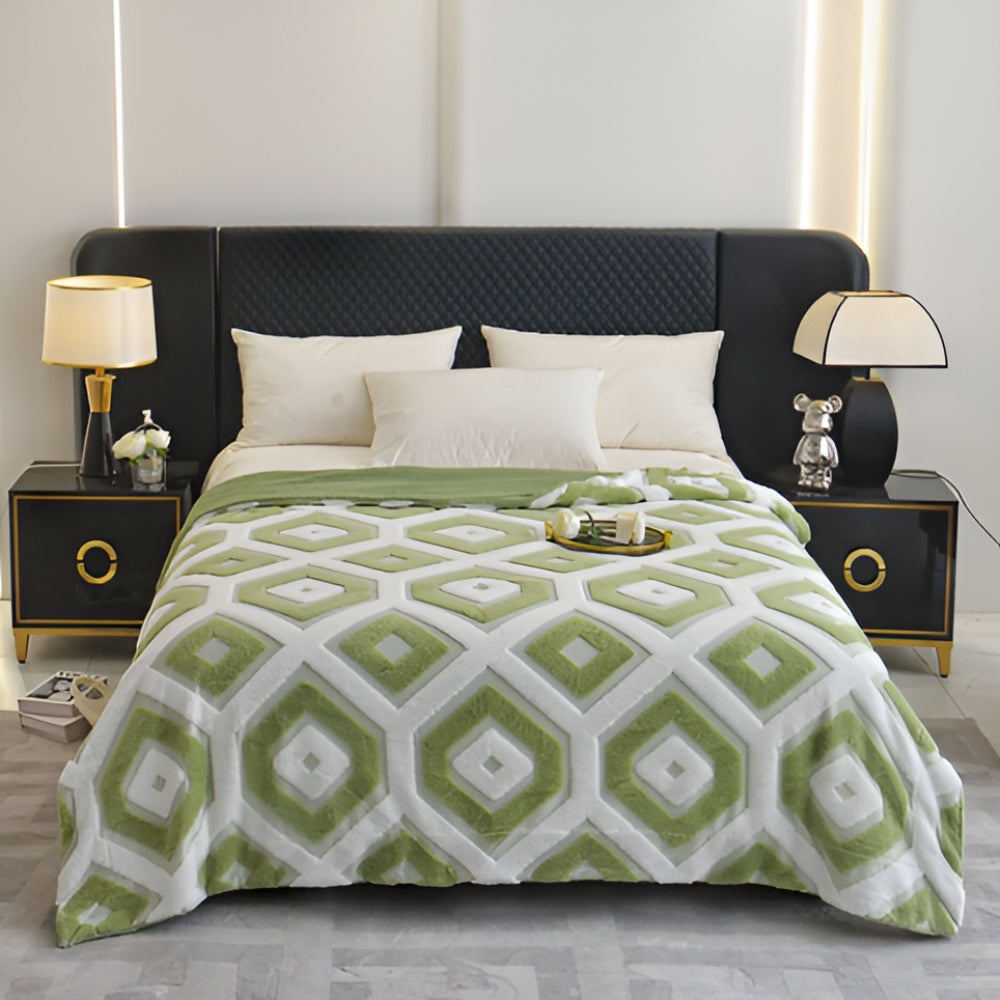 Cozy Plush Throw Blanket - Soft Machine Wash Blanket