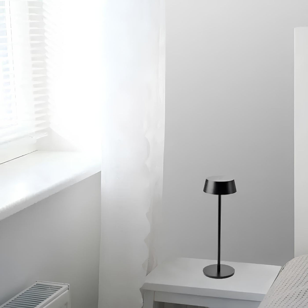 Stylish Contemporary Desk Light