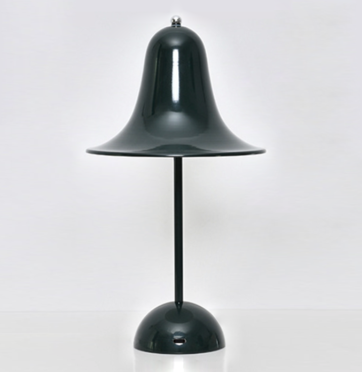 Traditional Style Rechargeable Desk Lamp