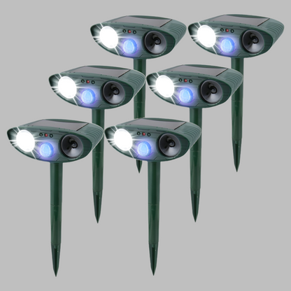 Charly | Solar Powered Ultrasonic Garden Pest Repeller with Flashing Light