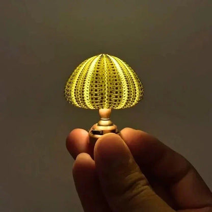 Small Coastal Shell Table Light