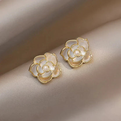 Delicate White Flower Necklace Earrings Ring Set