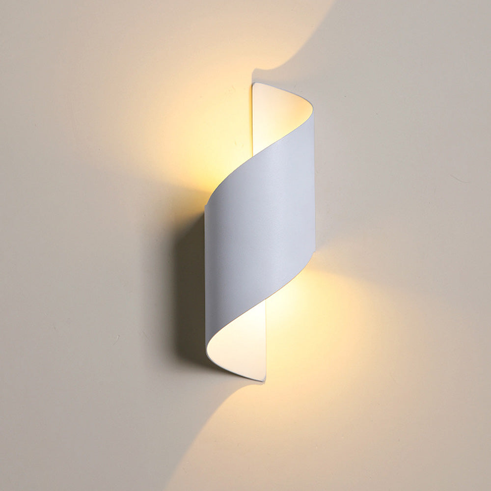 Sleek Metal LED Wall Light