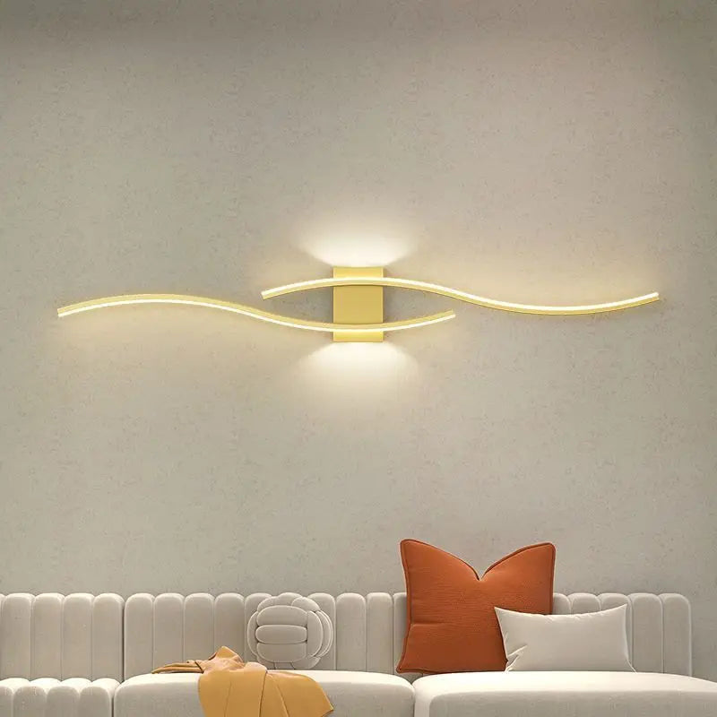 Sleek LED Wall Lamp – Contemporary Wave Design