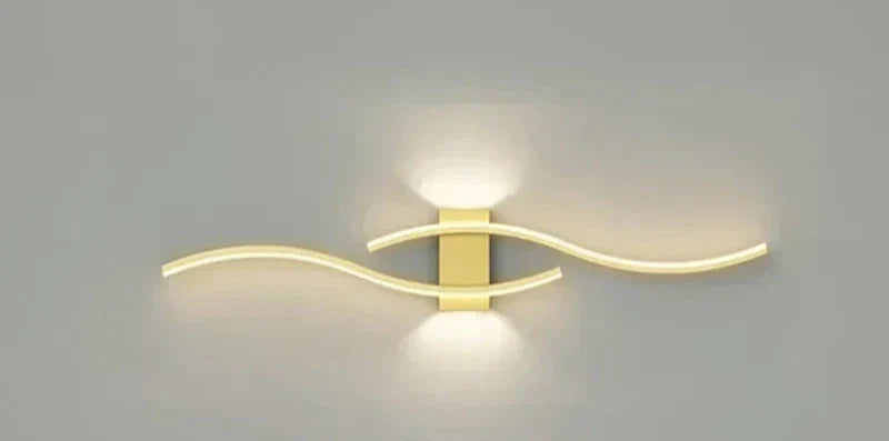 Sleek LED Wall Lamp – Contemporary Wave Design