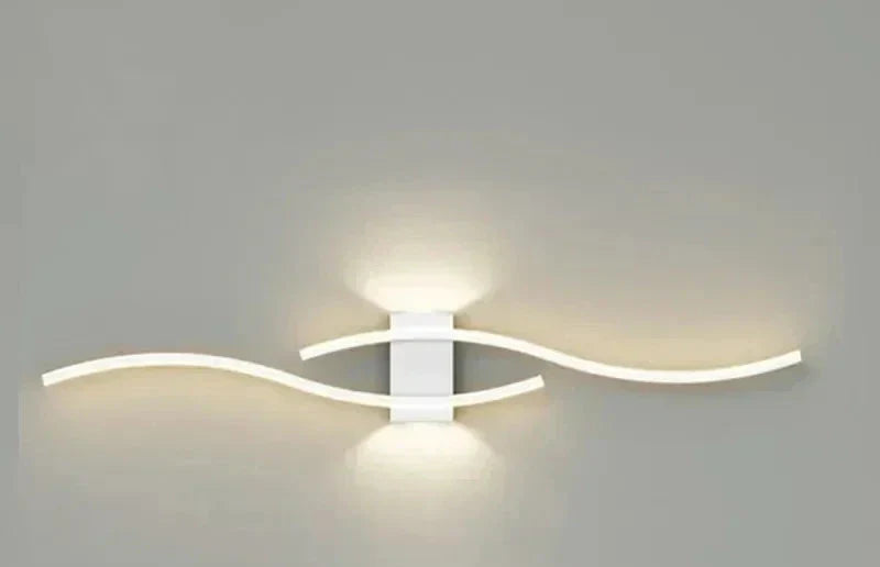 Sleek LED Wall Lamp – Contemporary Wave Design