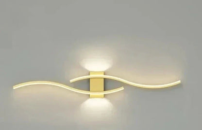 Sleek LED Wall Lamp – Contemporary Wave Design
