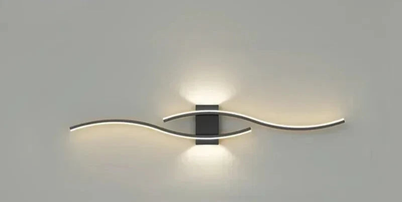 Sleek LED Wall Lamp – Contemporary Wave Design