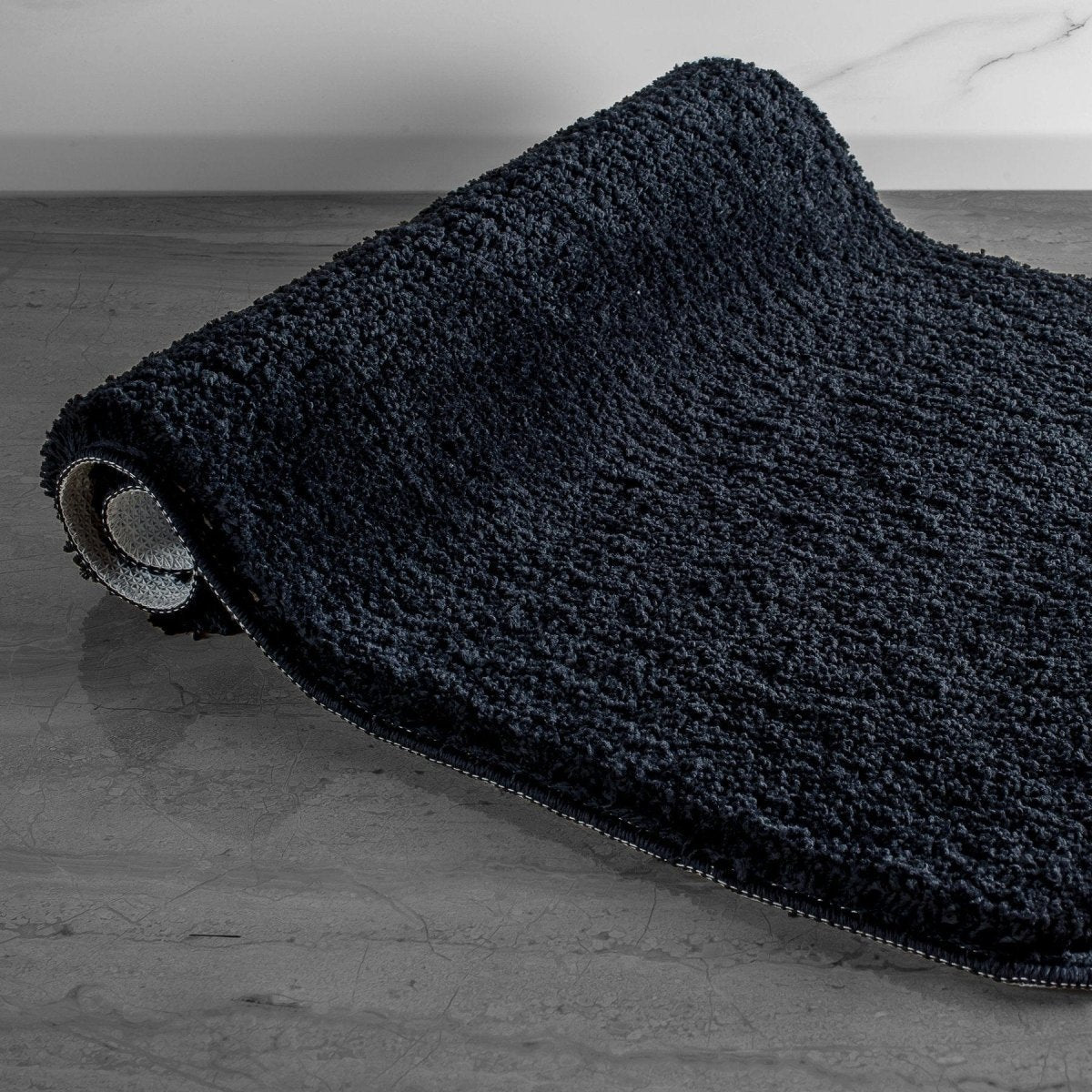 Plush Microfiber Bath Mat with Non-Slip Backing