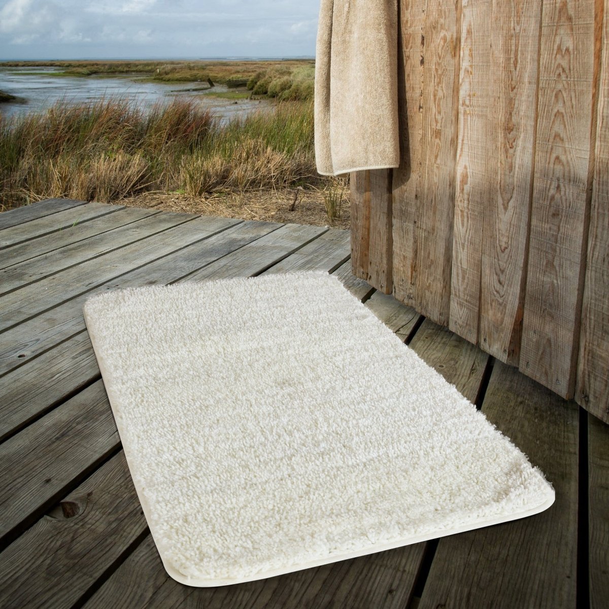 Plush Microfiber Bath Mat with Non-Slip Backing