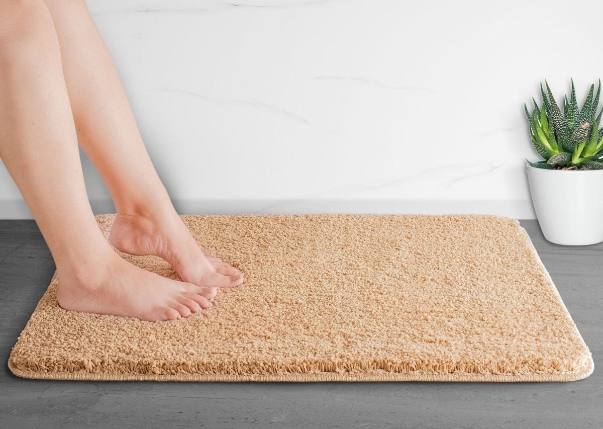 Plush Microfiber Bath Mat with Non-Slip Backing