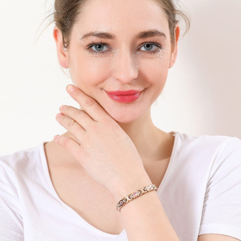 Luxurious Rose Gold Clasp Bracelet