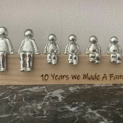 Heartwarming Family Figurine – Love Token Statue - Cofik