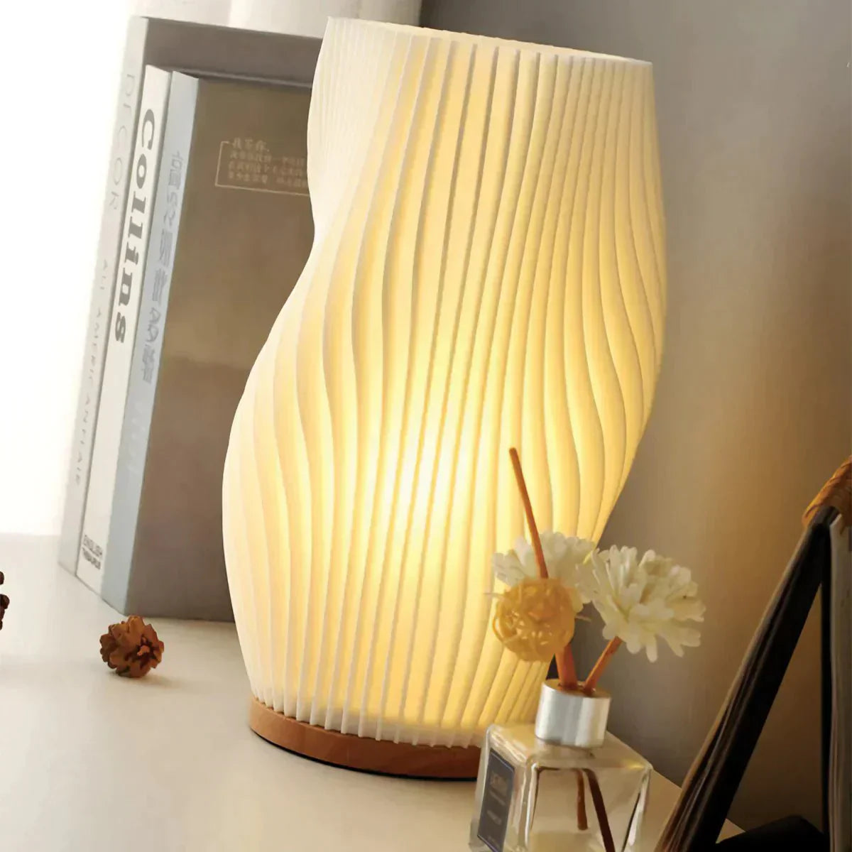 Contemporary USB Dimming Desk Lamp