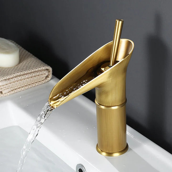 Traditional Cascade Bathroom Faucet