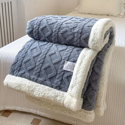 Plush Fleece Throw Blanket, Warm and Lightweight