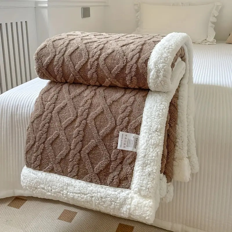 Plush Fleece Throw Blanket, Warm and Lightweight