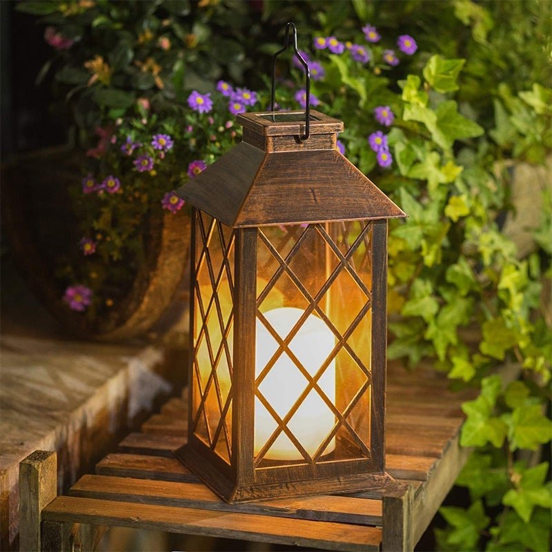 Classic Outdoor Solar Powered Bronze Lantern Lamp