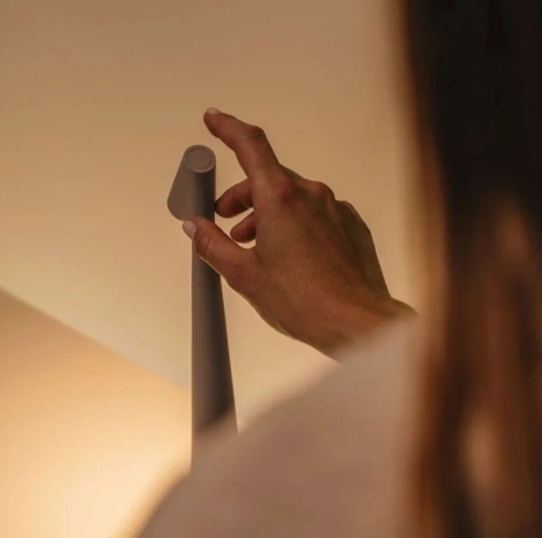 Simple Wireless LED Table Lamp - Cofik