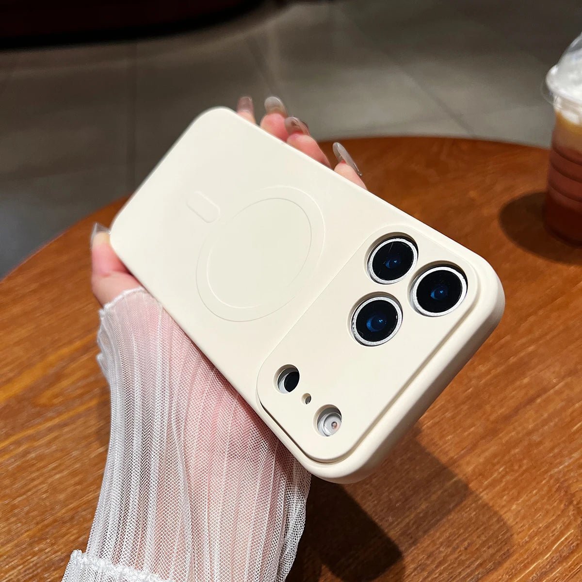 Flexible Magnetic Silicone iPhone 17 Case