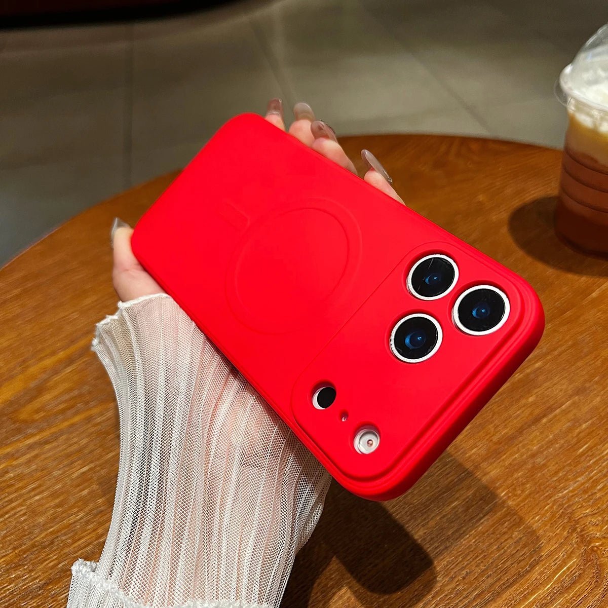 Flexible Magnetic Silicone iPhone 17 Case