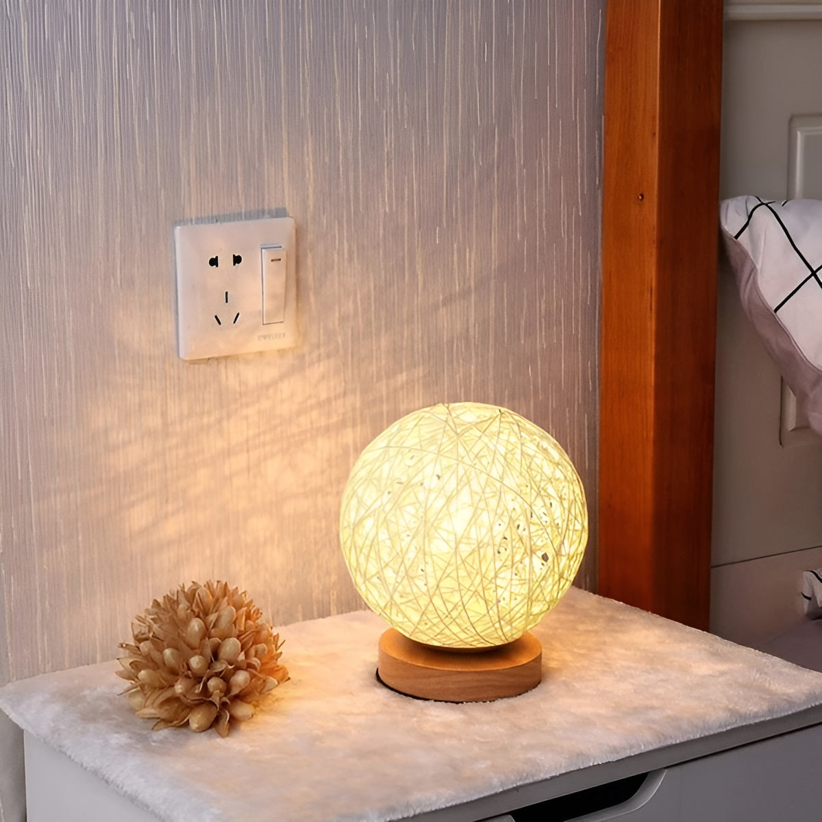 Natural Rattan USB Table Lamp