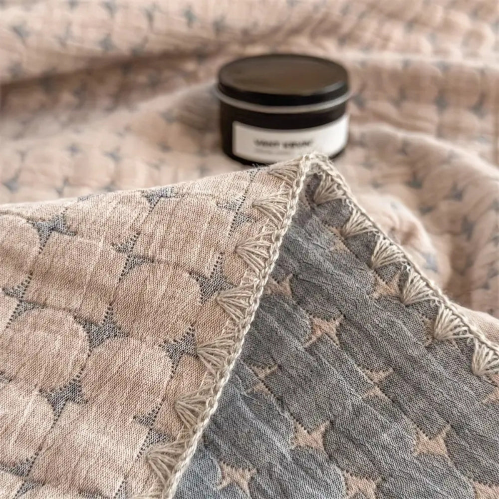 Matelassé Seersucker Reversible Cotton Blanket