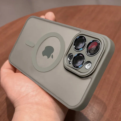 Durable Phone Case with Magnetic Closure and Shockproof Protection