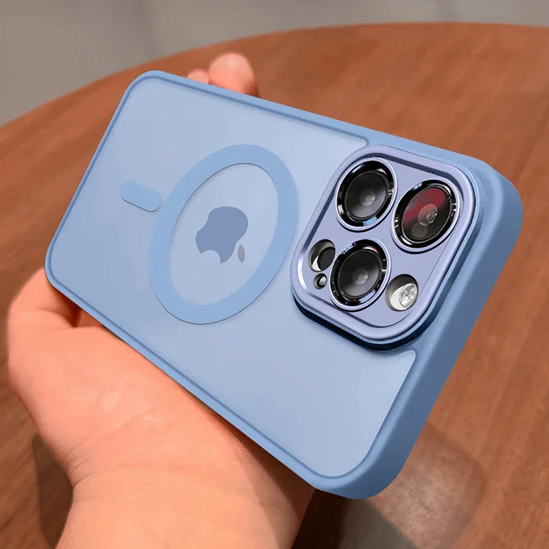 Durable Phone Case with Magnetic Closure and Shockproof Protection