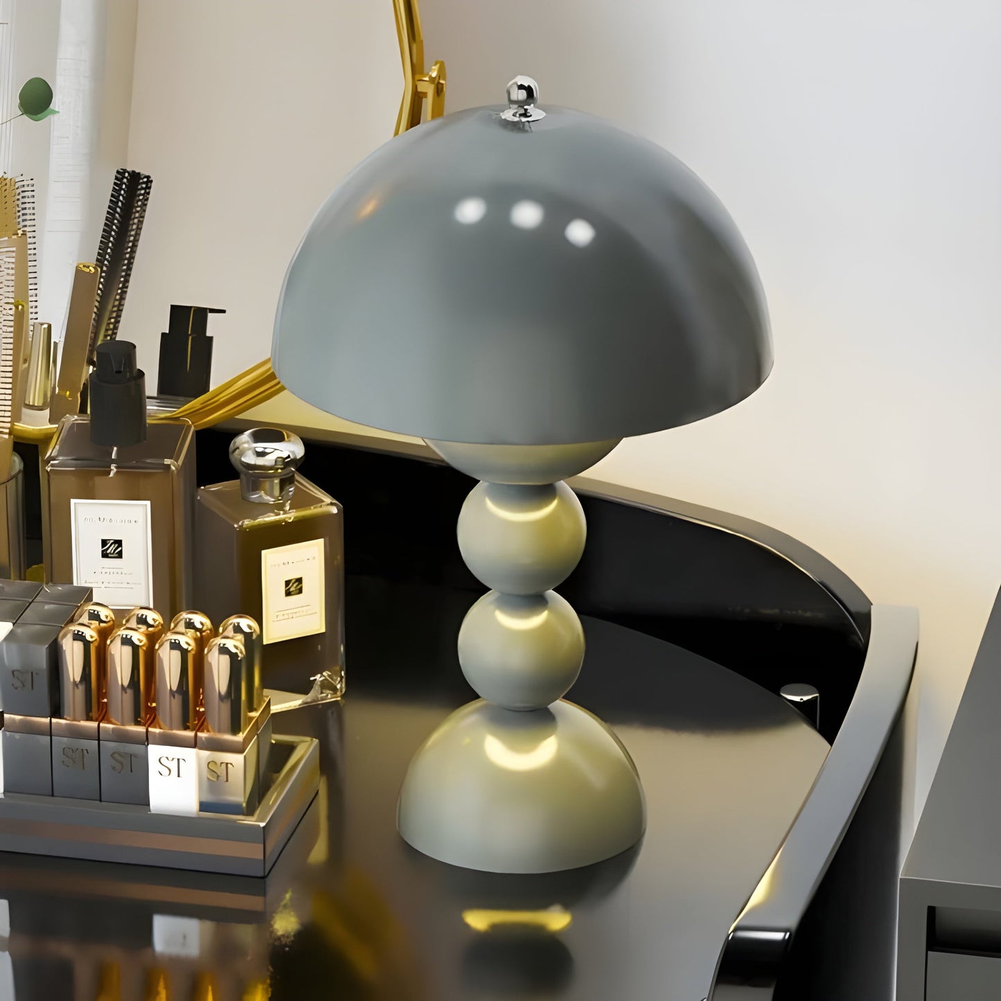 Simple White Dimmable Desk Lamp