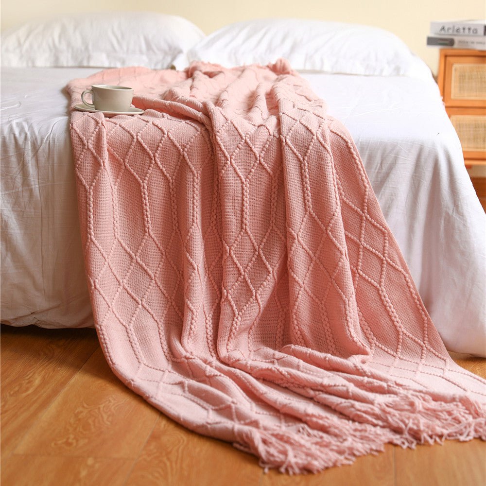 Cozy Geometric Pattern Throw Blanket
