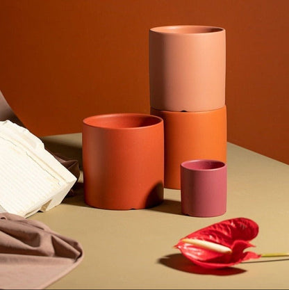 PLANTIVA – Elegant flowerpot made of ceramic with saucer